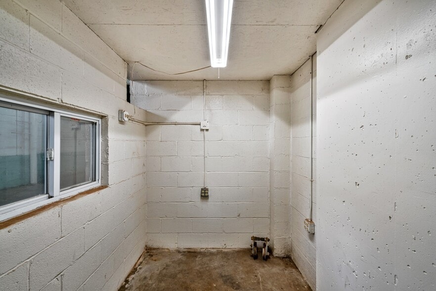 More Photos Of 520 Washington Ave, Dravosburg Warehouse For Sale