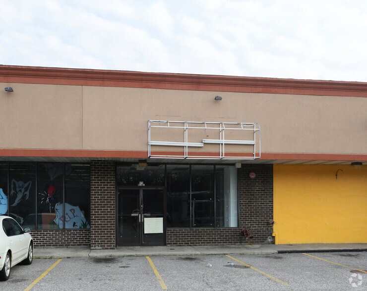 More Photos Of 975 Main St, Holbrook Unknown For Lease