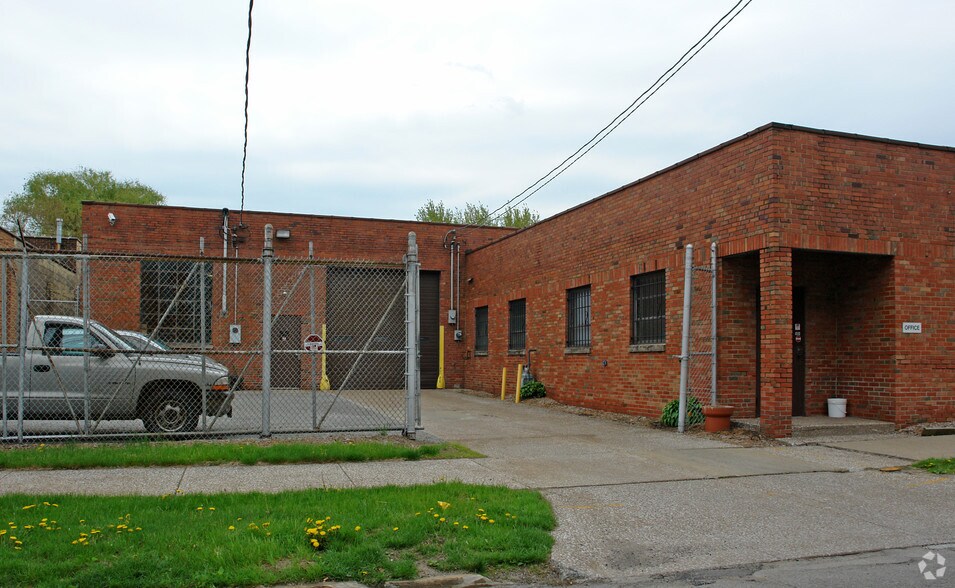More Photos Of 1789 E 45th St, Cleveland Industrial For Sale