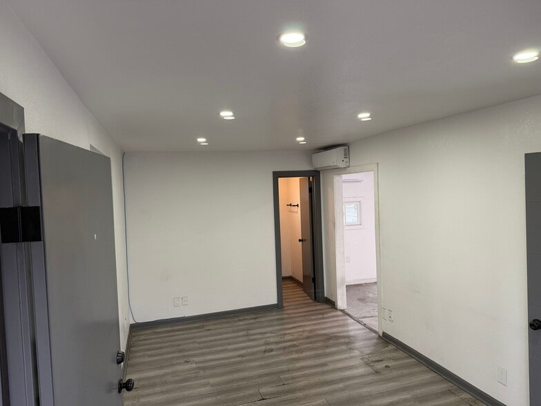 More Photos Of 5925 Payton Ave, Riverside Warehouse For Lease