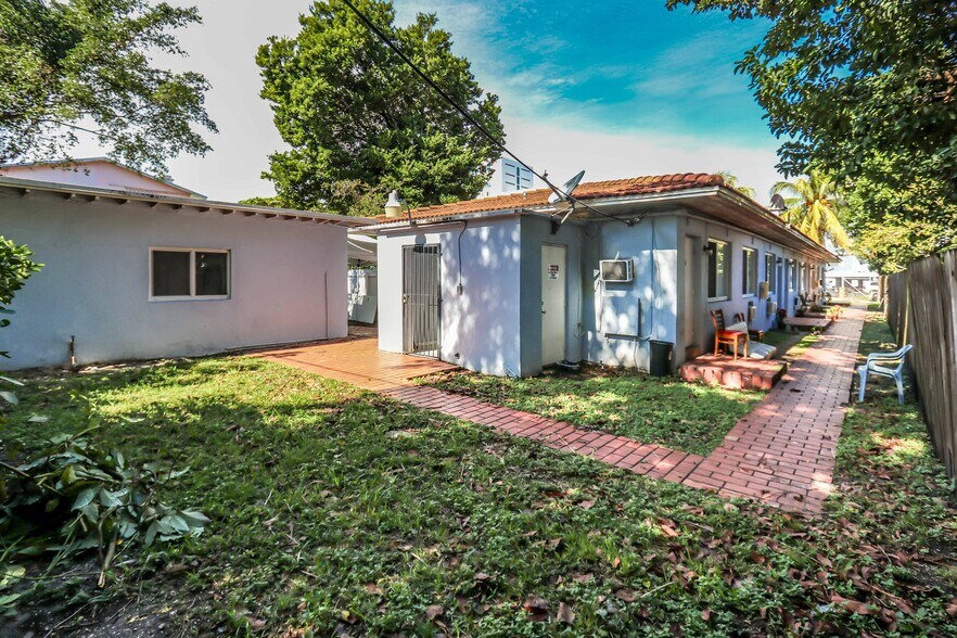 More Photos Of 976 NW 6th St, Miami Apartments For Sale