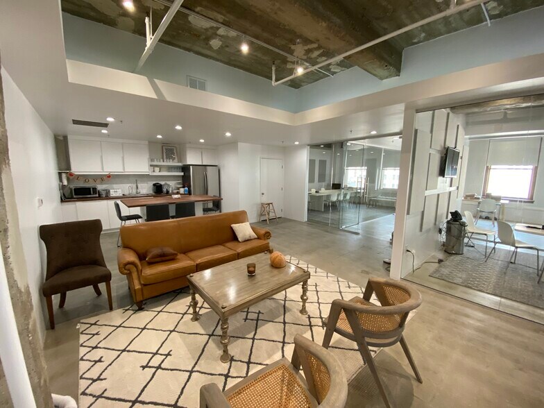 More Photos Of 742-748 S Hill St, Los Angeles Loft Creative Space For Lease