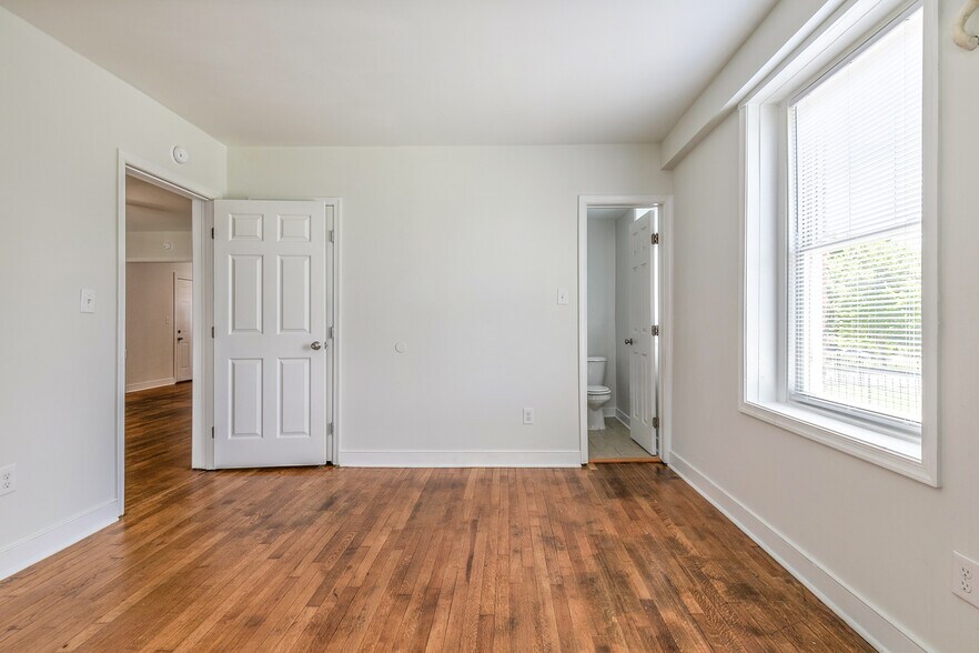 More Photos Of 2400 Barton Ave, Richmond Apartments For Sale