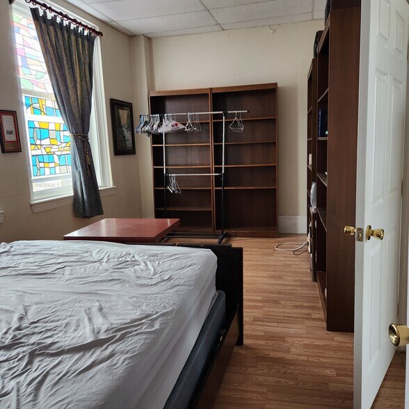 More Photos Of 7055 Terminal Sq, Upper Darby Township Medical For Sale