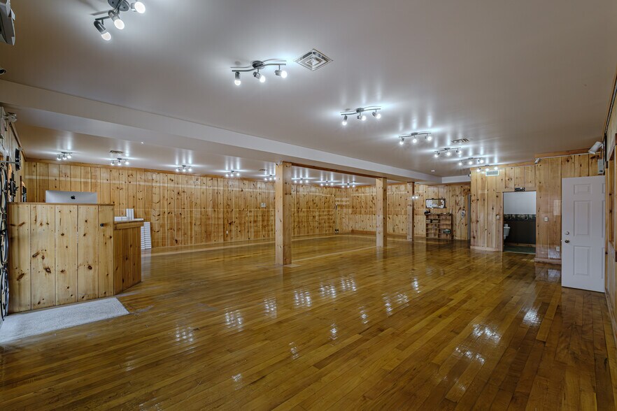 More Photos Of 316 Queensway W, Simcoe Storefront Retail Office For Sale