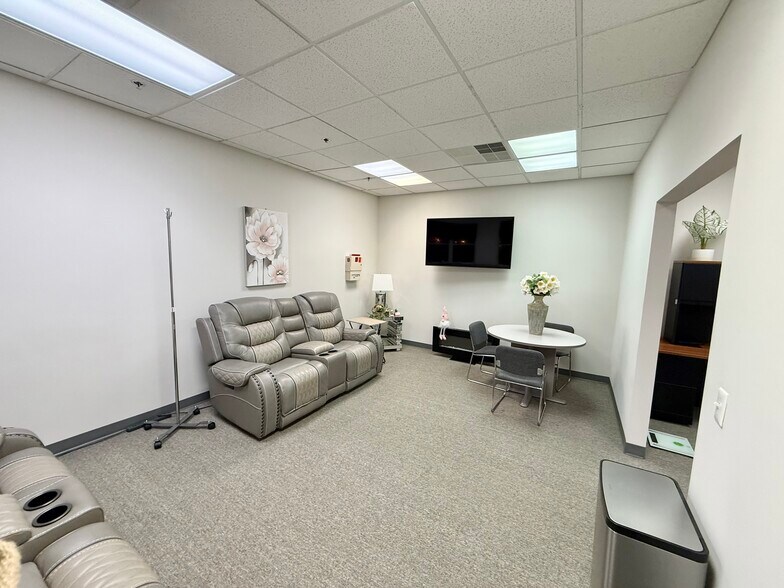 More Photos Of 504 Hamburg Tpke, Wayne Medical For Sale