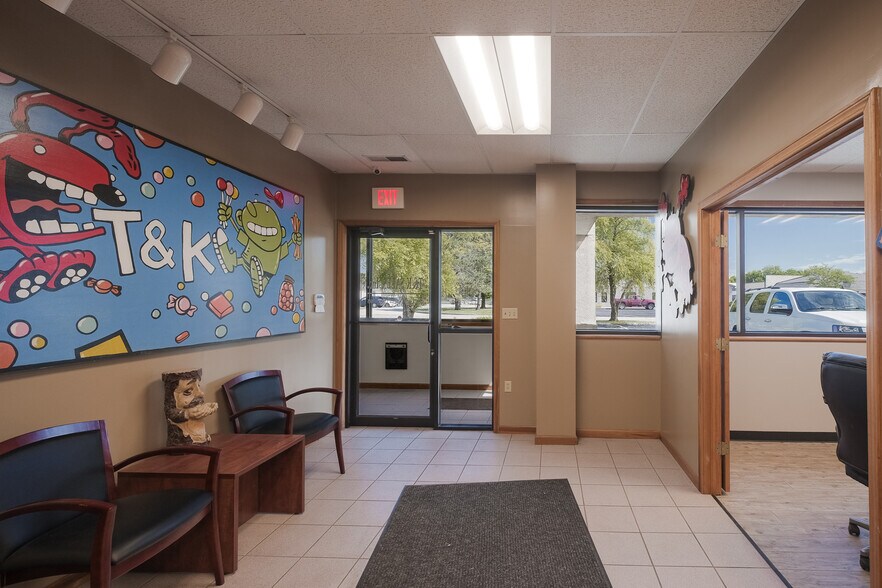 More Photos Of 5237 Commerce Cir, Indianapolis Warehouse For Sale