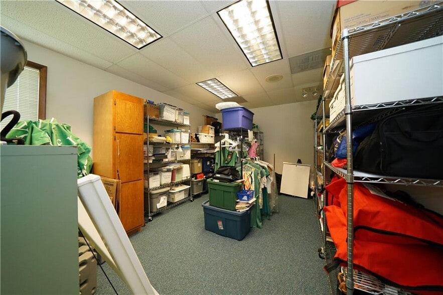 More Photos Of 226 Colonial Dr, Horseheads Office For Sale