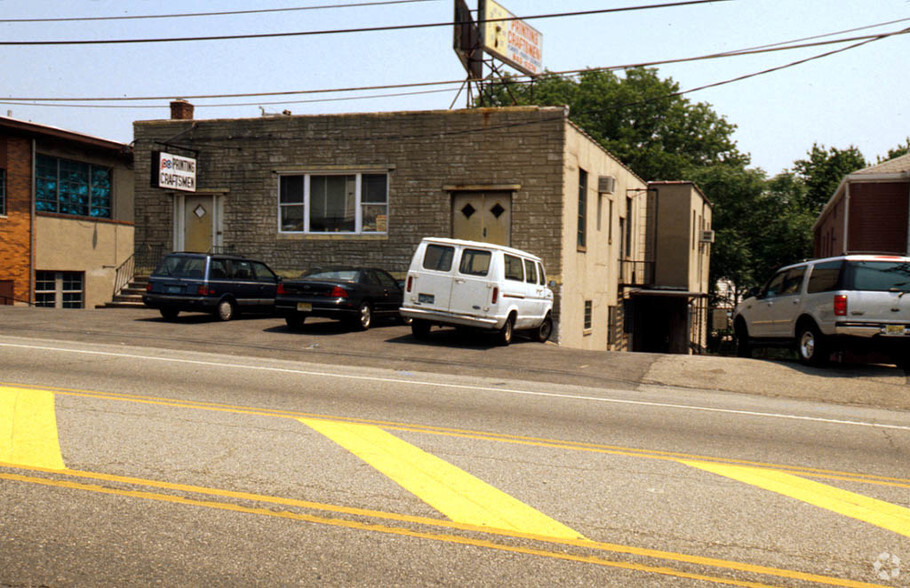 Primary Photo Of 130 Bergen Blvd, Fairview Manufacturing For Sale