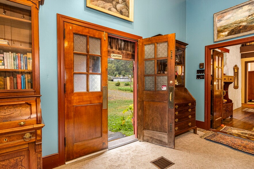 More Photos Of 1041 Reading Ave, Boyertown General Retail For Sale