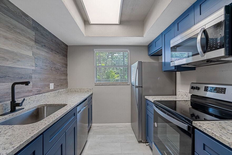 More Photos Of 3960 12th St, Saint Petersburg Apartments For Sale