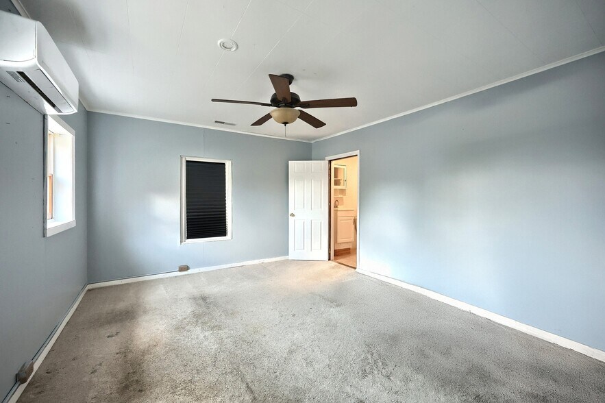 More Photos Of 21603 Middletown Rd, Freeland Freestanding For Sale