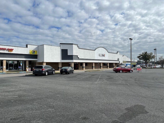 Primary Photo Of 401-501 Plaza Dr, Eustis Unknown For Lease