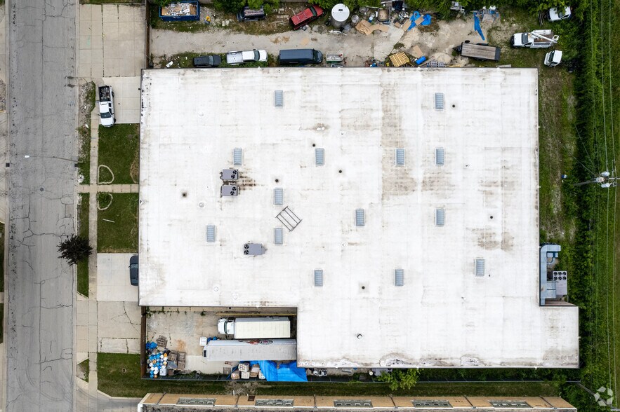 More Photos Of 625 Factory Rd, Addison Warehouse For Sale