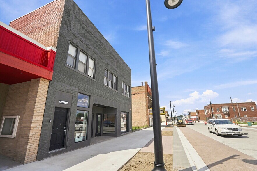More Photos Of 1014-1016 15th Ave, East Moline Apartments For Sale