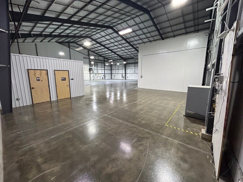 More Photos Of 140 Grove Ct, Healdsburg Manufacturing For Lease