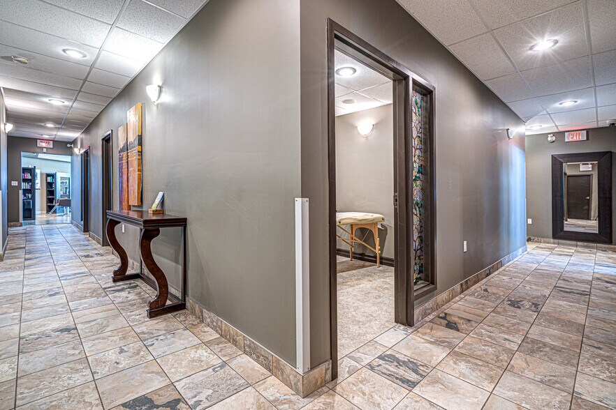 More Photos Of 2602 50 Av, Lloydminster Showroom For Sale