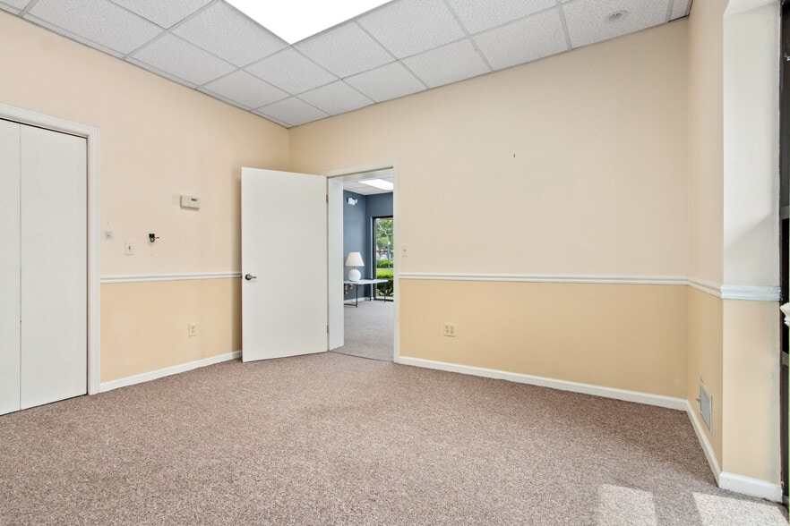 More Photos Of 2 Main St, Netcong Office For Sale