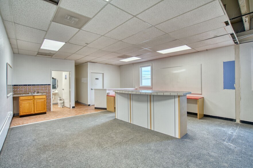 More Photos Of 555 Alter St, Broomfield Service For Lease