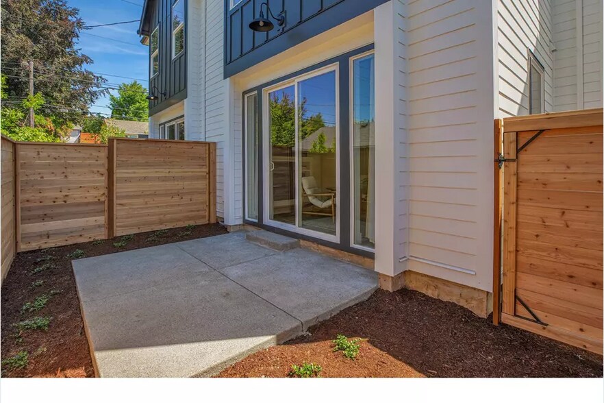 More Photos Of 8426 E Burnside St, Portland Apartments For Sale