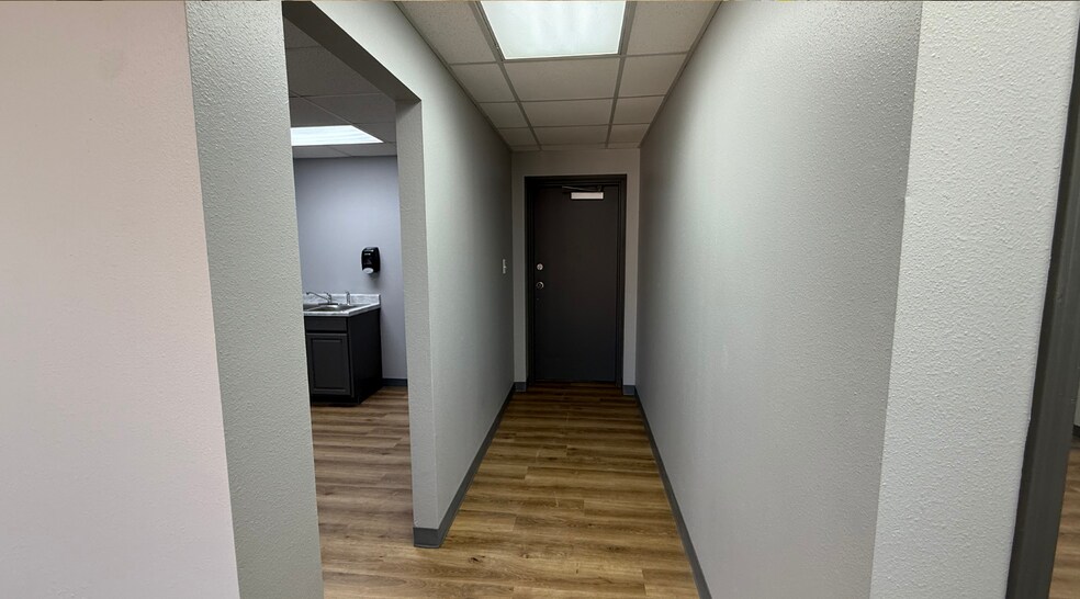 More Photos Of 1509 S County Road 1309, Midland Warehouse For Lease