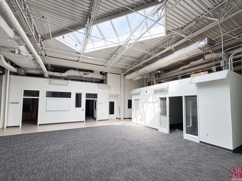 More Photos Of 35 NE Industrial Rd, Branford Research And Development For Lease