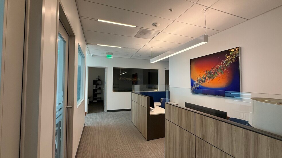 More Photos Of 243 N Canon Dr, Beverly Hills Office For Lease