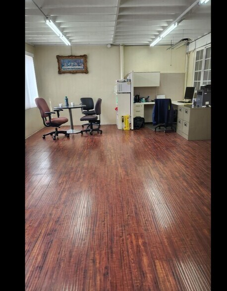 More Photos Of 2101 E 37th St, Vernon Manufacturing For Sale