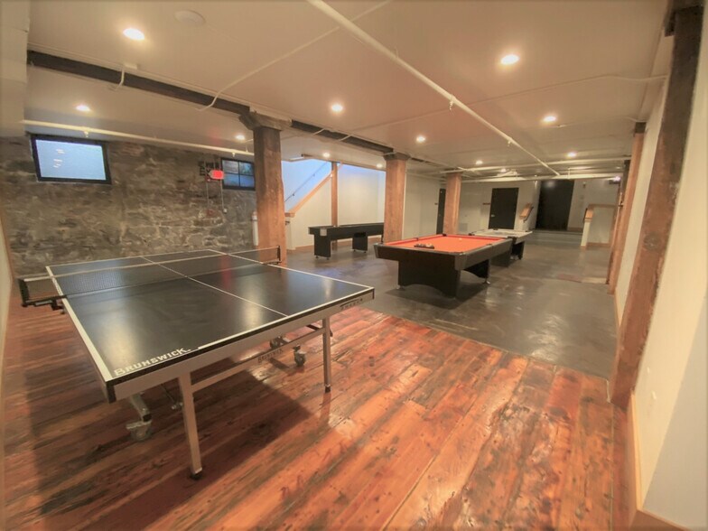 More Photos Of 170 S Lincoln St, Spokane Loft Creative Space For Lease