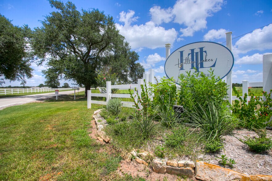 More Photos Of TBD Golfclub Drive North, Normangee Land For Sale