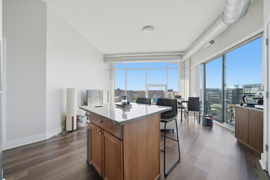 More Photos Of 2000 N Milwaukee Ave, Chicago Apartments For Sale