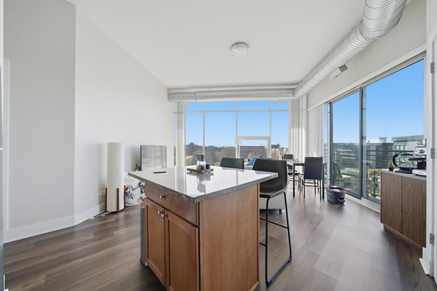 More Photos Of 2000 N Milwaukee Ave, Chicago Apartments For Sale