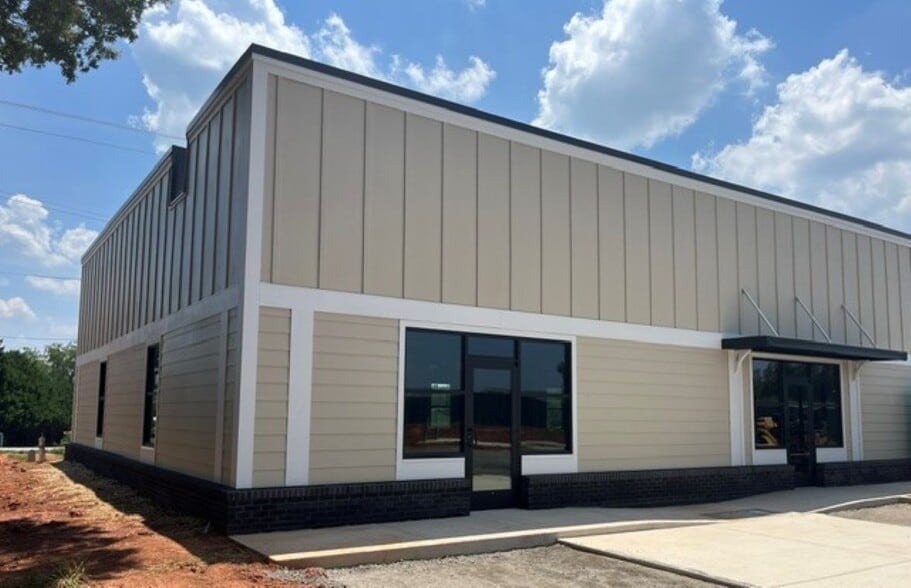 Primary Photo Of 1605 N NC 16 Hwy, Conover Medical For Sale