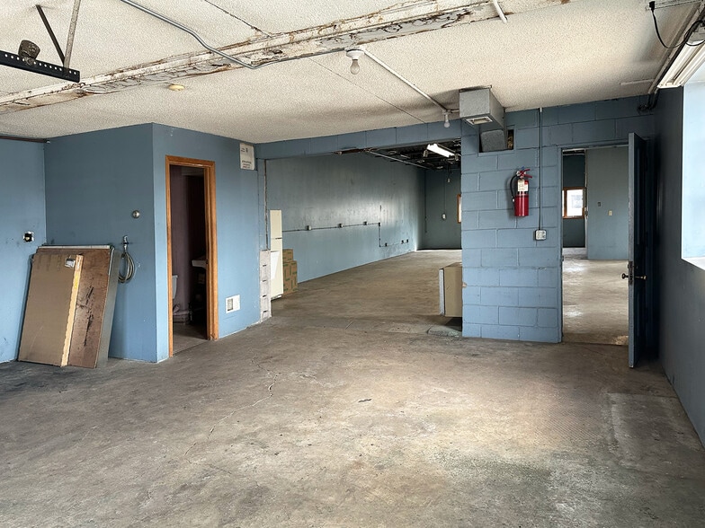 More Photos Of 2603 E 7th Ave, North Saint Paul Light Manufacturing For Sale