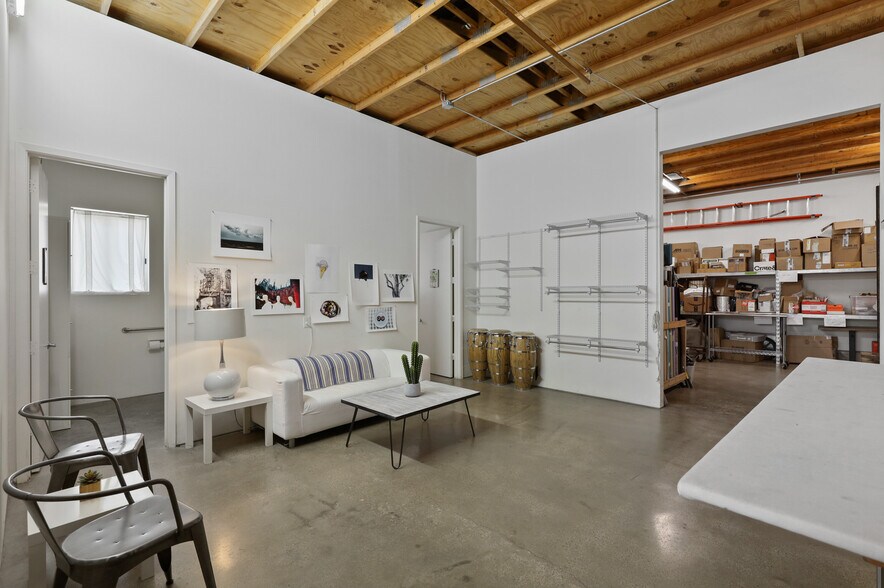 More Photos Of 1007 Folsom St, Dallas Loft Creative Space For Sale