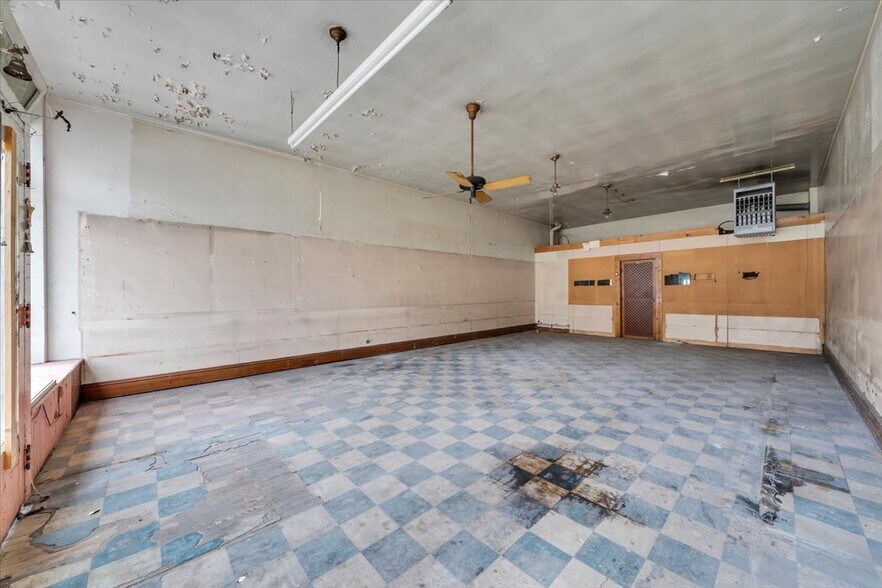More Photos Of 2302 Melrose Ave NW, Roanoke Flex For Lease