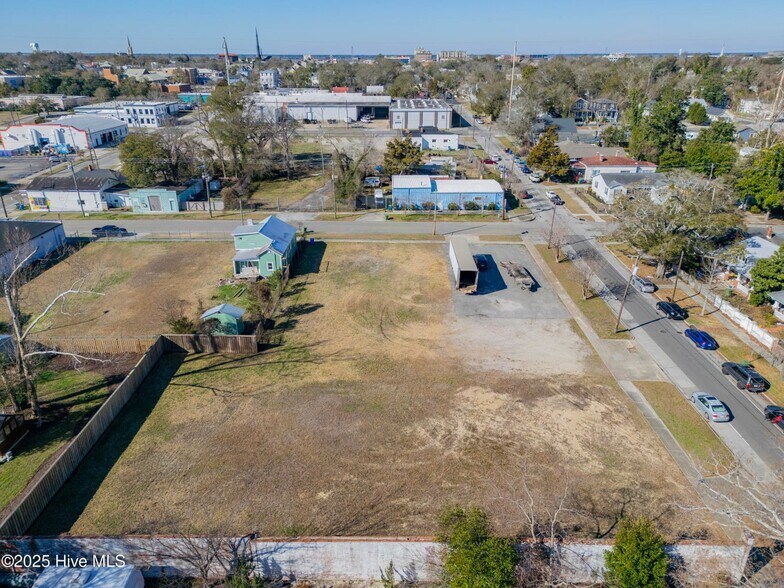 More Photos Of 1102 Chestnut St, Wilmington Land For Sale