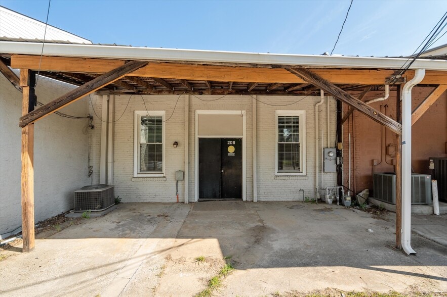 More Photos Of 208 Broad St, Wrens Storefront Retail Office For Lease