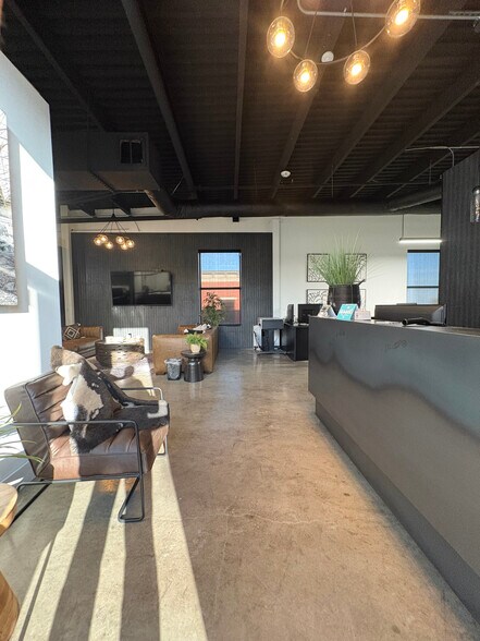 More Photos Of 301 E Virginia St, McKinney Storefront Retail Office For Lease