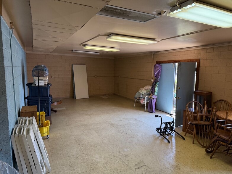 More Photos Of 612 E Glenoaks Blvd, Glendale Freestanding For Lease