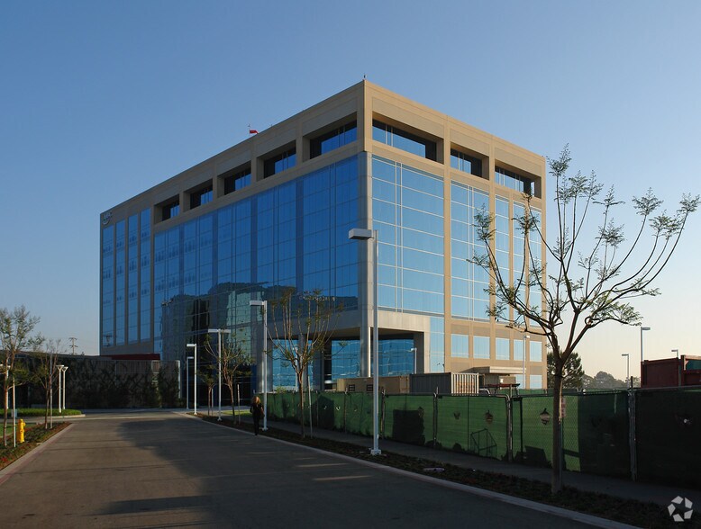 More Photos Of 19520 Jamboree Rd, Irvine Unknown For Lease