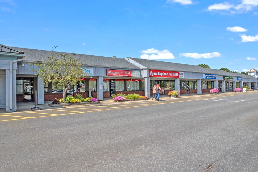More Photos Of 65-79 Topsham Fair Mall Rd, Topsham Freestanding For Sale