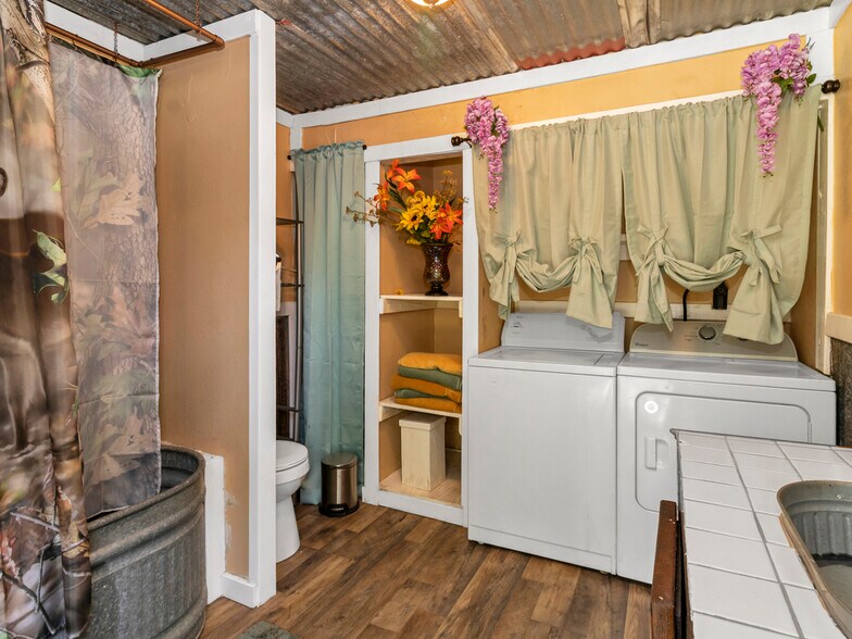 More Photos Of 750 N US Highway 287, Palestine Multifamily For Sale