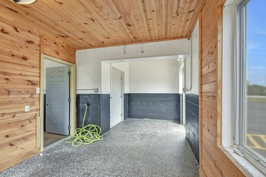 More Photos Of 615 County Road R, Denmark Auto Repair For Sale