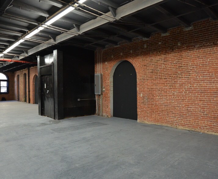 More Photos Of 16 Waverly Ave, Brooklyn Loft Creative Space For Lease