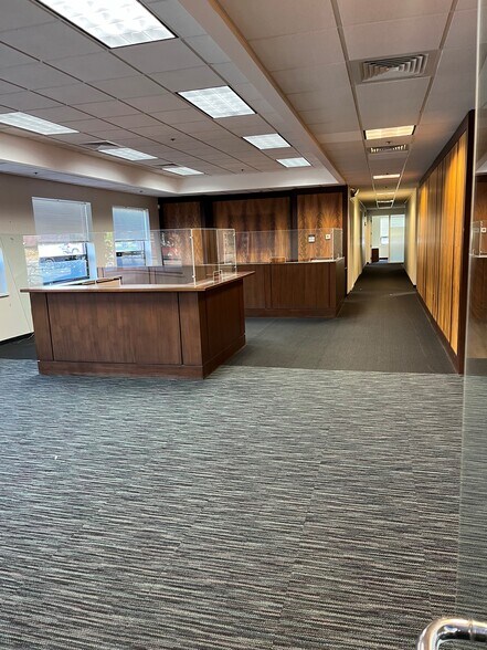 More Photos Of 60 Columbian St, Braintree Light Manufacturing For Lease