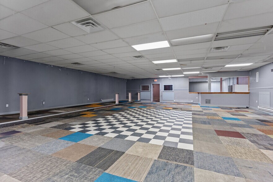 More Photos Of 318 S Broad St, Trenton Storefront For Sale