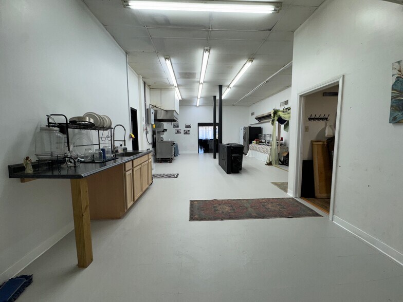 More Photos Of 111 Water St, Horse Cave Storefront For Sale