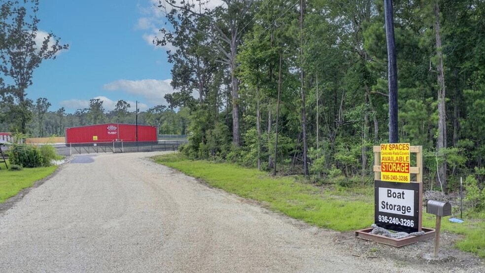 More Photos Of 277 Moses St, Zavalla Self Storage For Sale