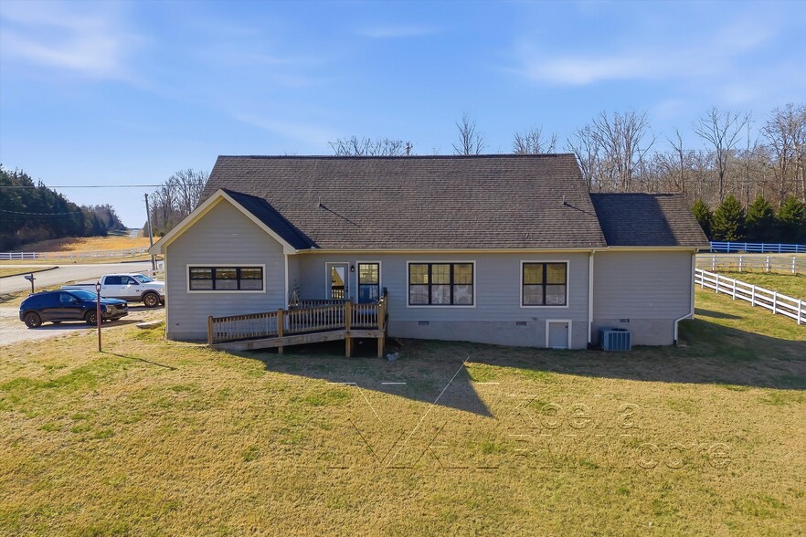 More Photos Of 1522 New Hope Rd, Rockwood Specialty For Sale